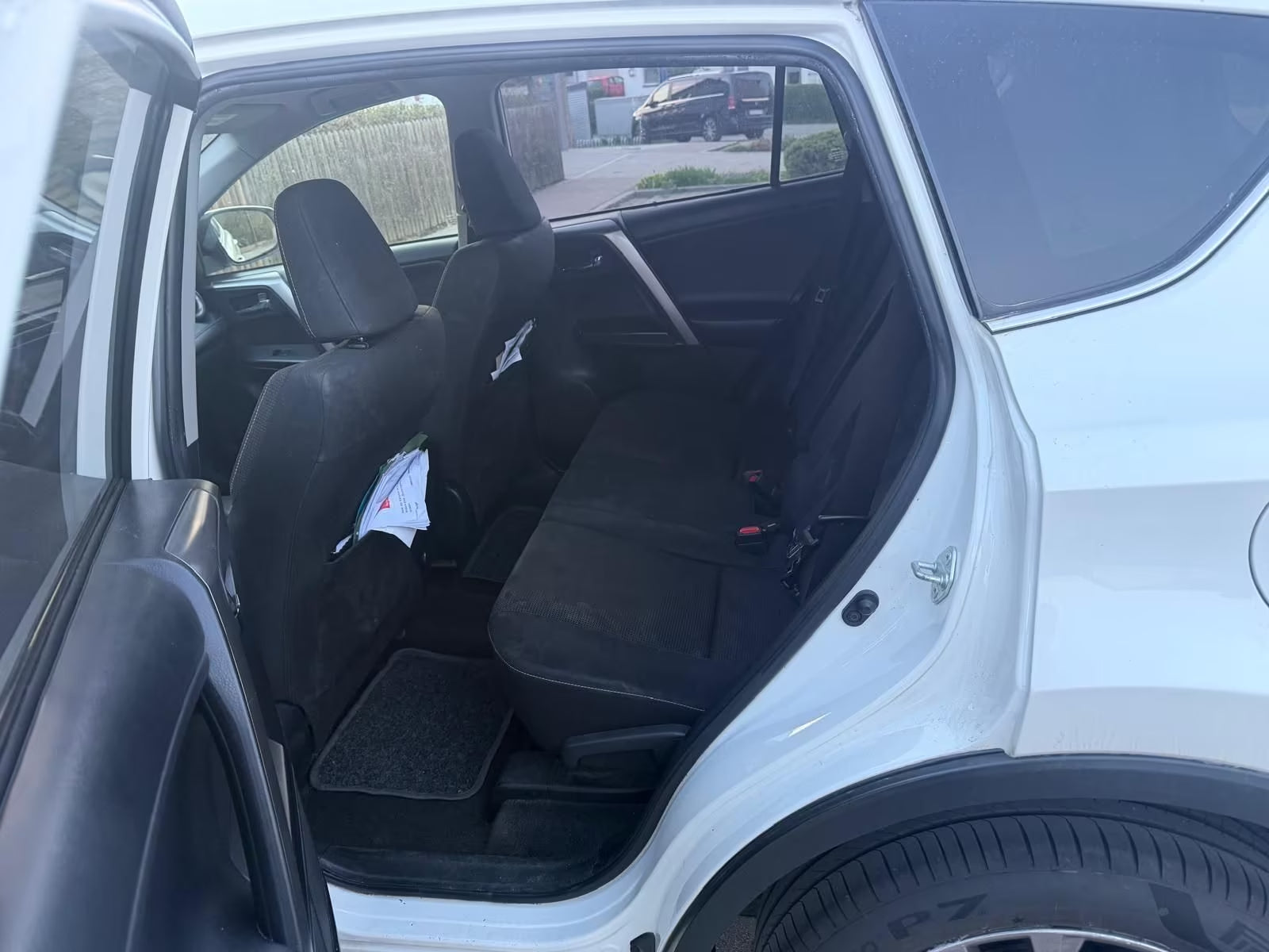 Toyota RAV4 Life 4×4 – Diesel Manuelle (2014)