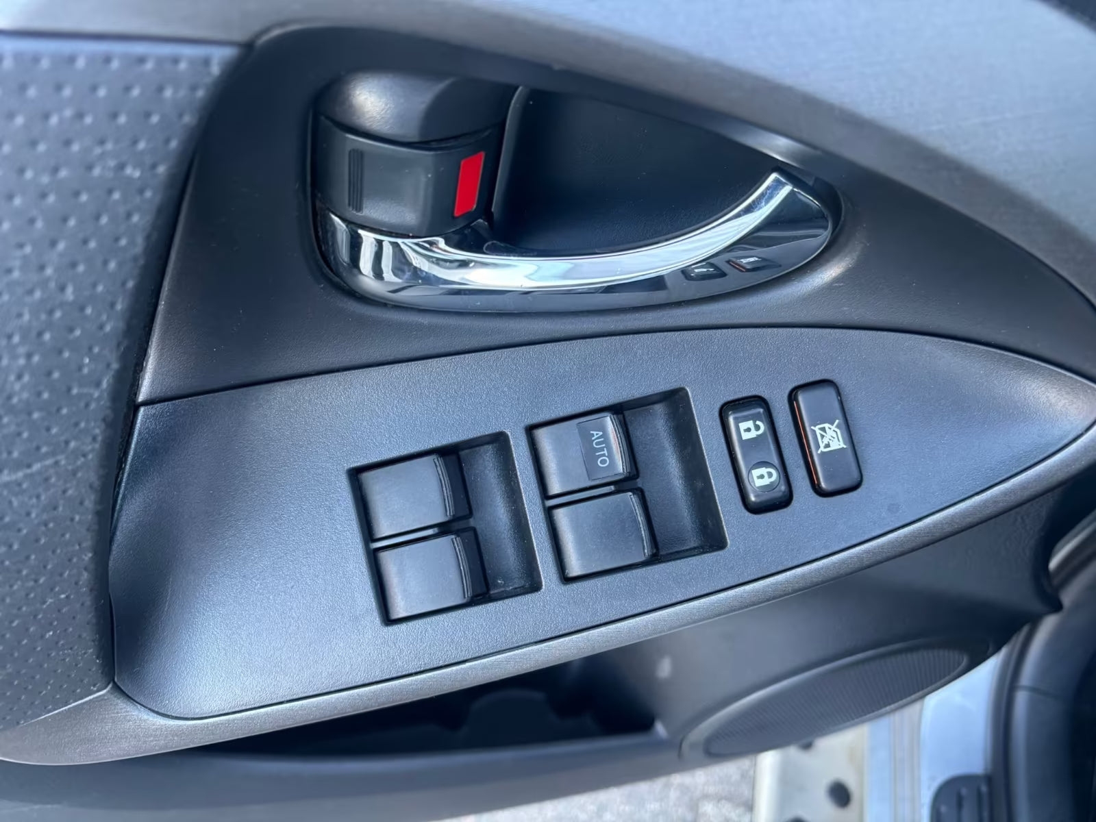 Toyota RAV4 Exécutive 4×4 – Diesel Automatique