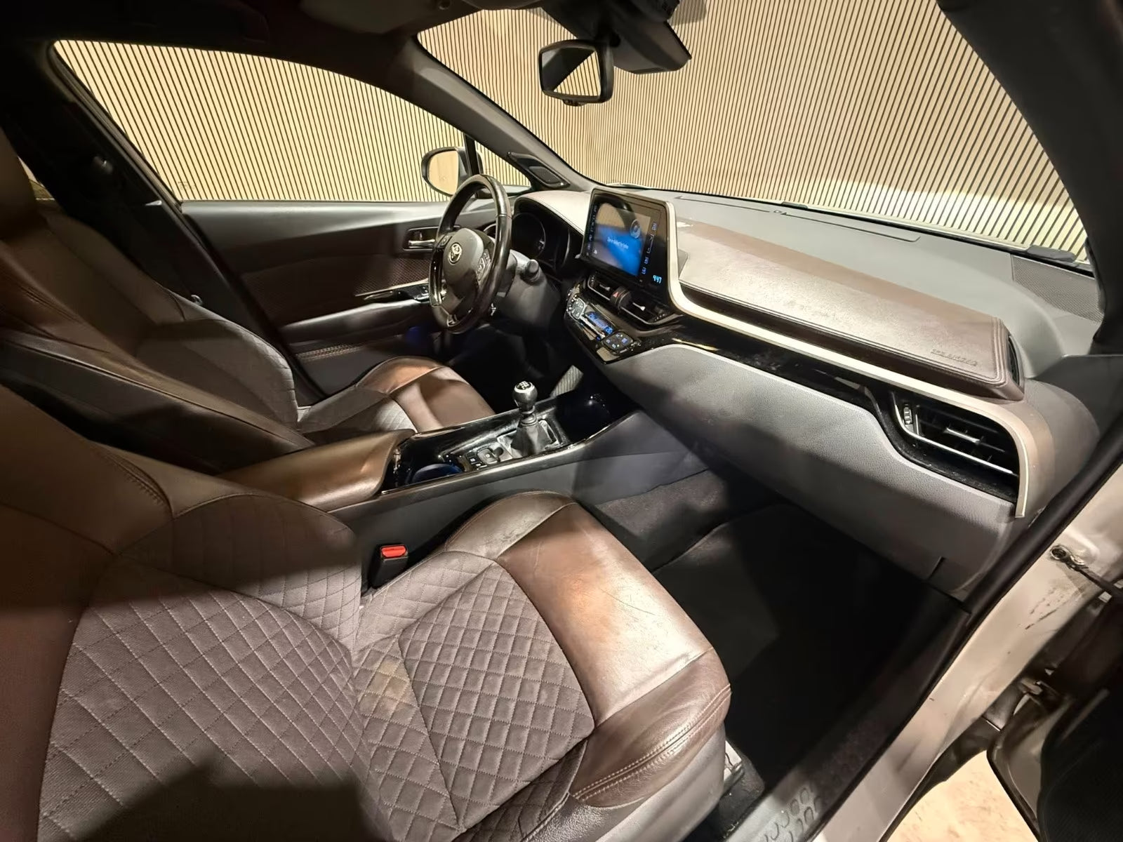 Toyota C-HR 1.2 Turbo Essence Manuelle (2017)