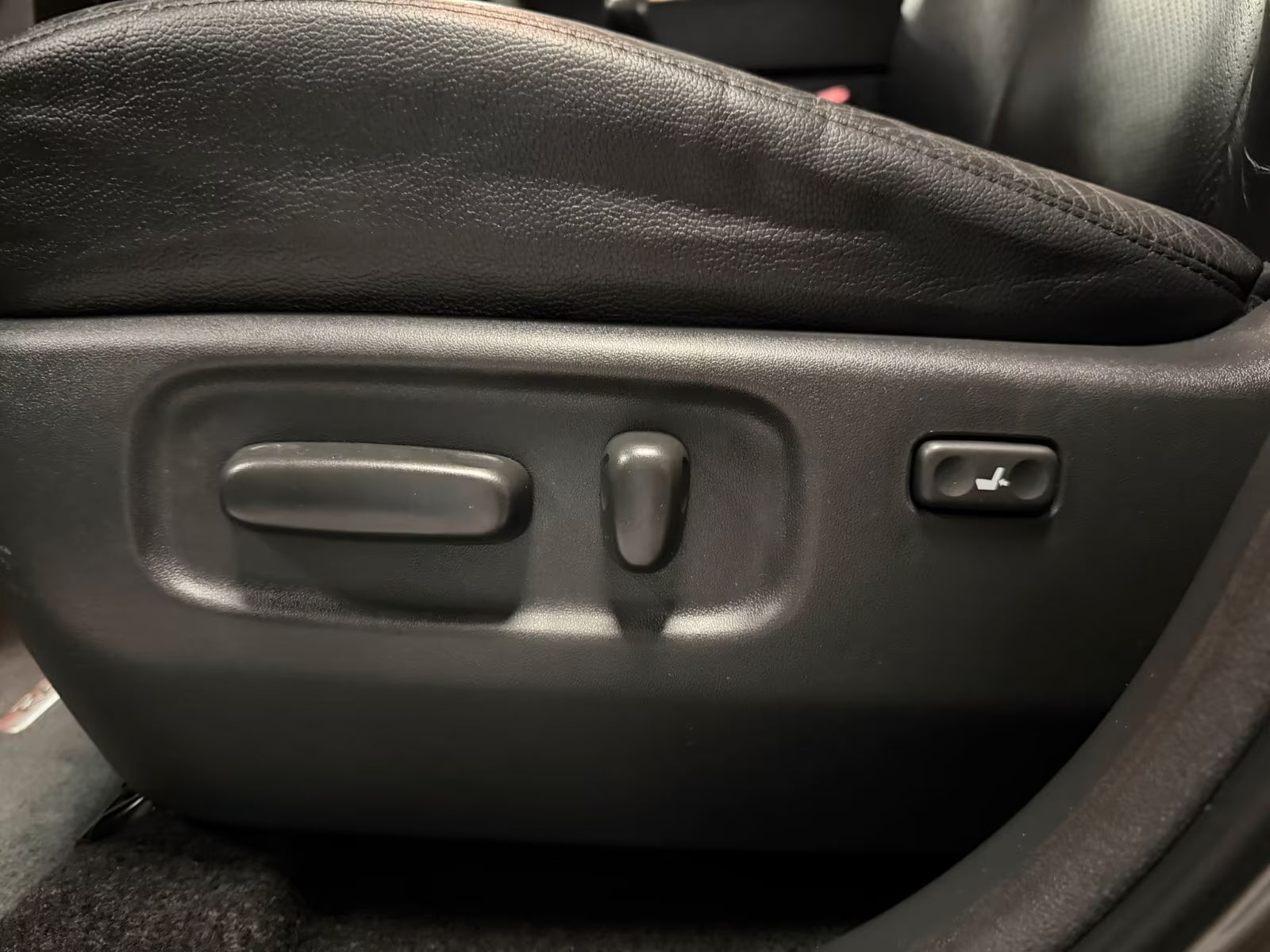Toyota RAV4 Executive 4×4 – Diesel Automatique