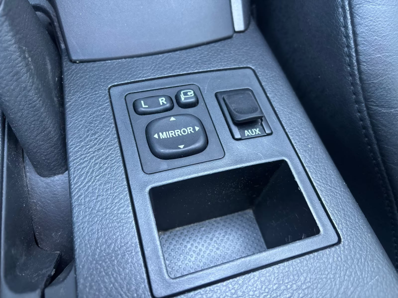 Toyota RAV4 Exécutive 4×4 – Diesel Automatique