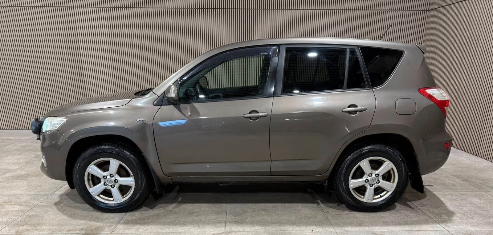 Toyota RAV4 Life 4×4 – Diesel Manuelle