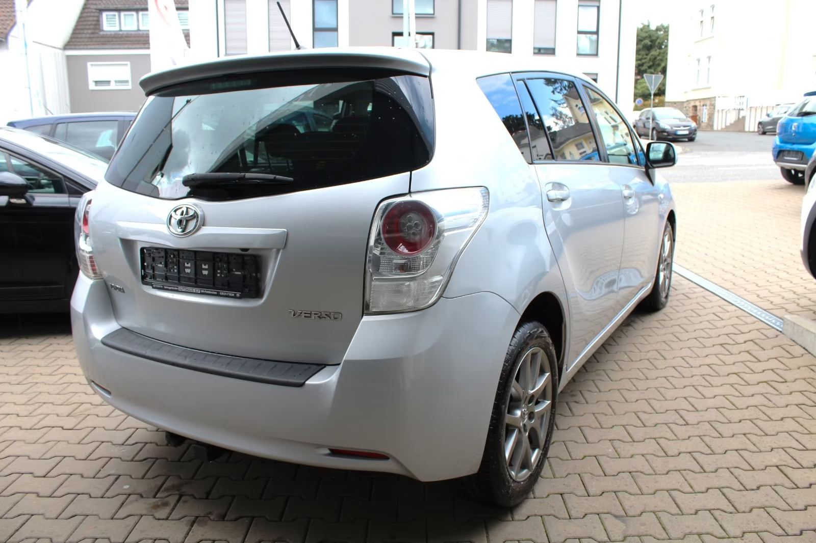 Toyota Verso Executive 2.2 D-4D Automatique – 7 Places)