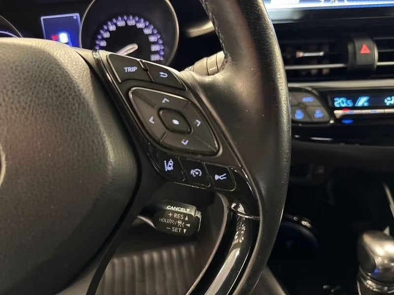 Toyota C-HR Hybrid Automatique (2017)