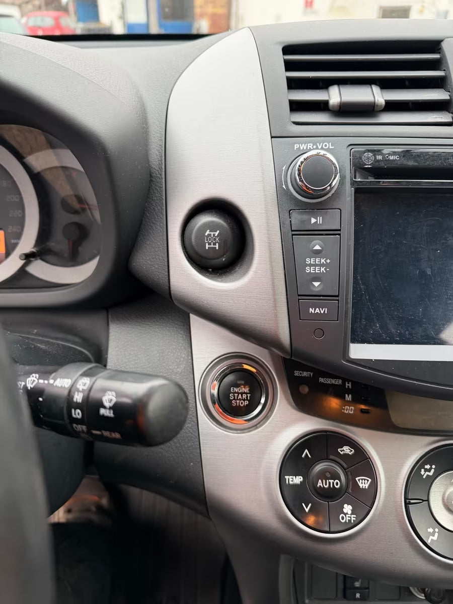 Toyota RAV4 Executive 4×4 – Diesel Manuelle