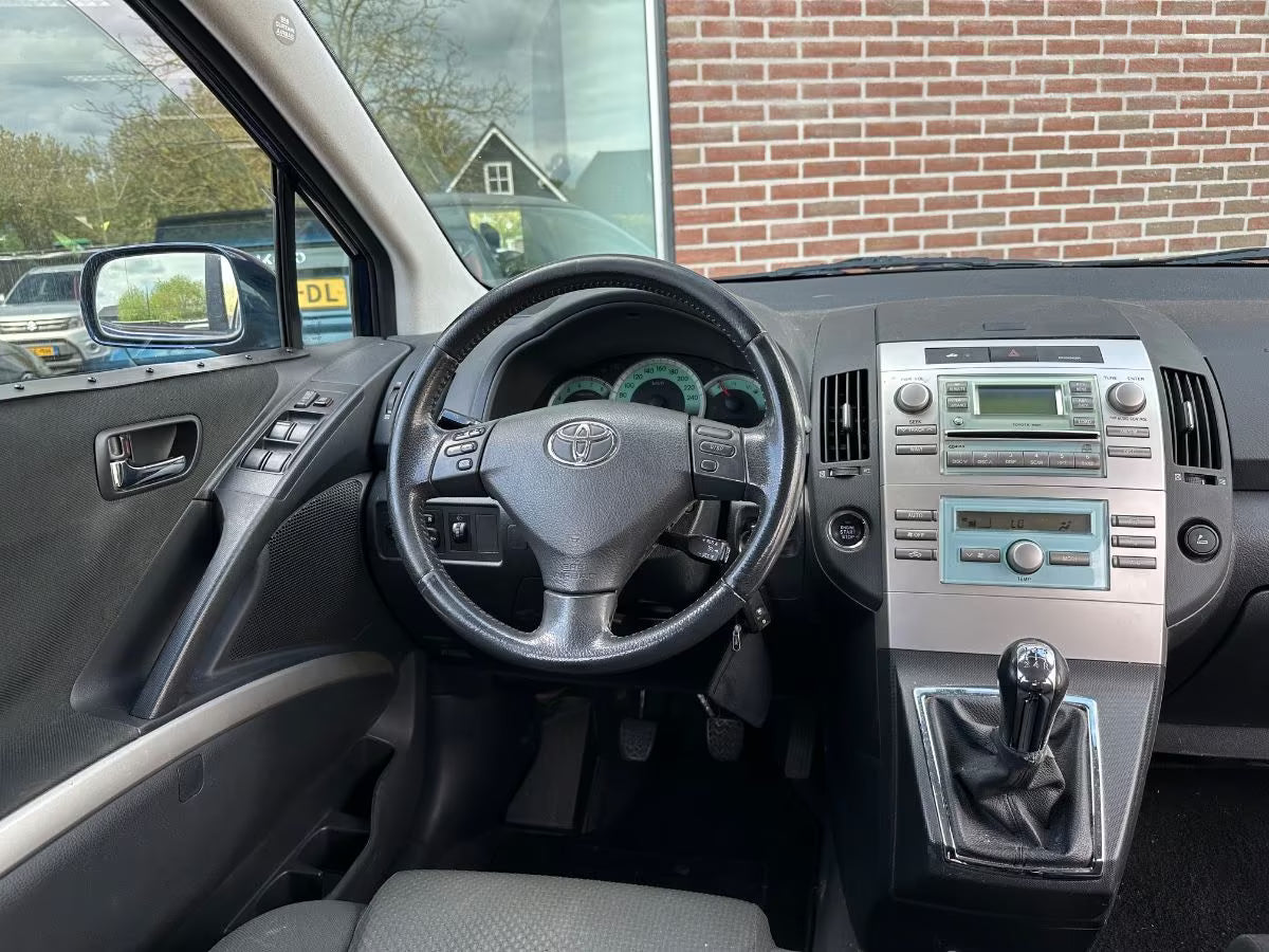 Toyota Verso 1.8 VVT-i Dynamic