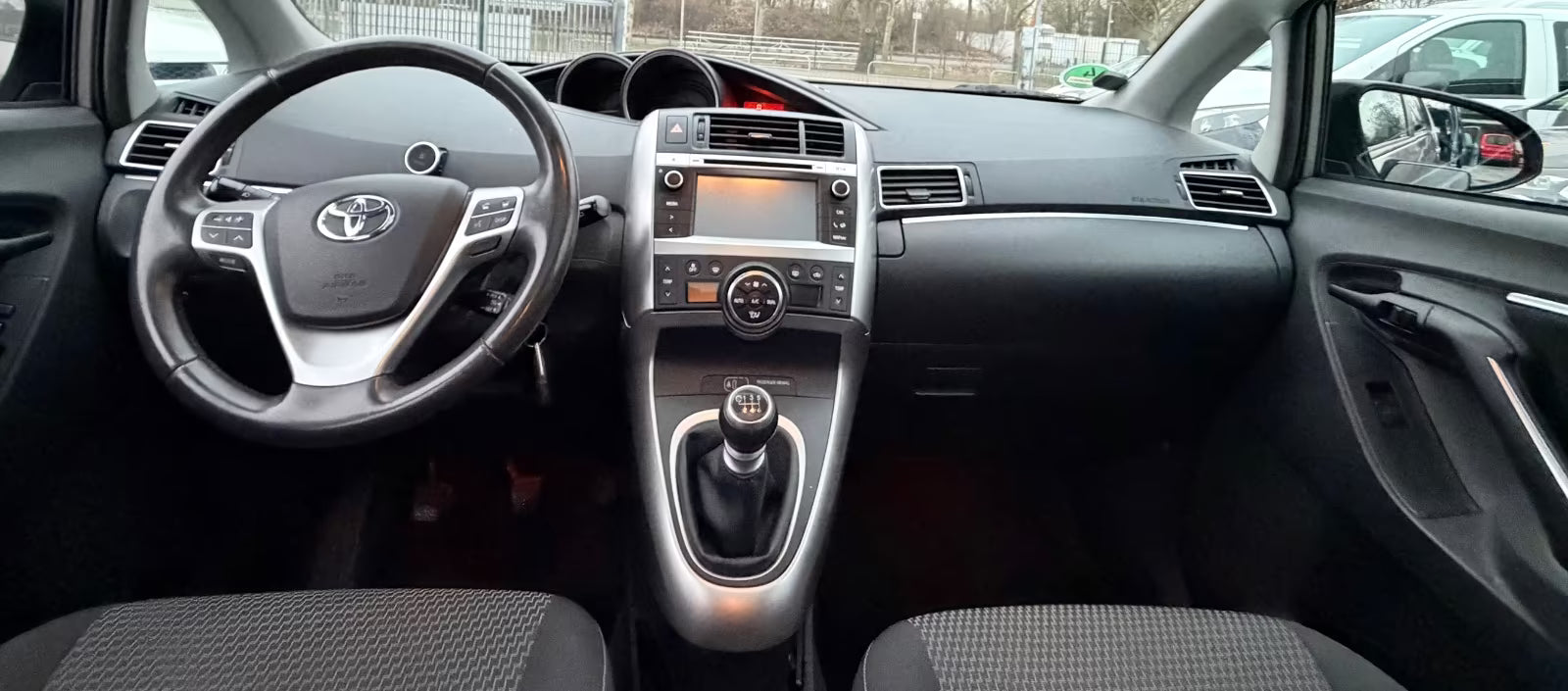 Toyota Verso 1.6 D-4D Skyview Edition (2015)