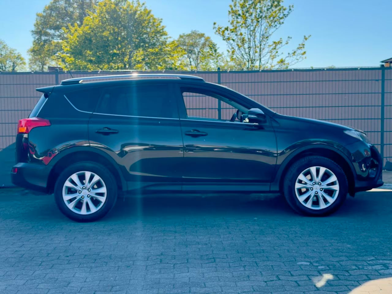 Toyota RAV4 Executive 4×4 – Diesel Manuelle (2014)