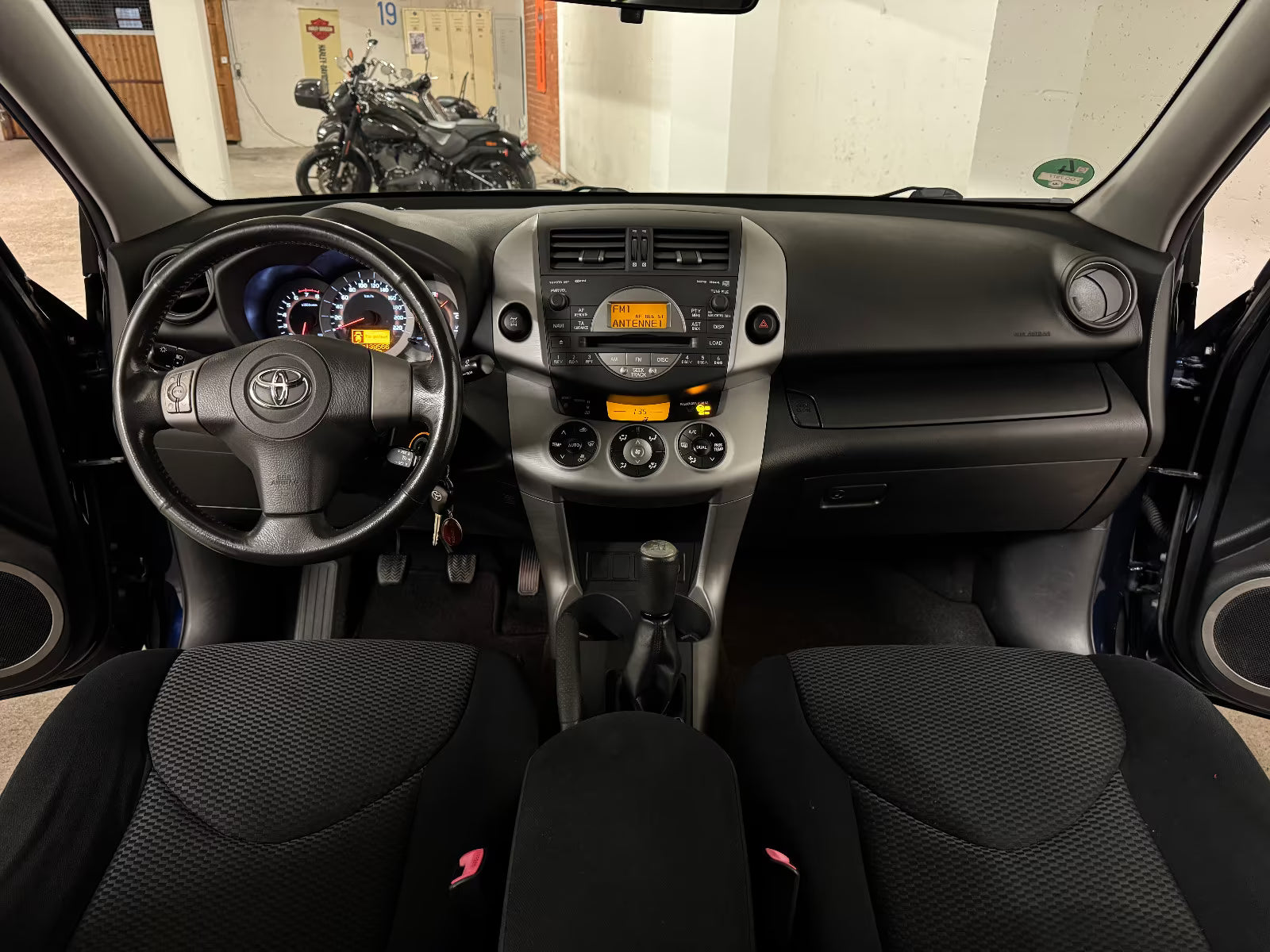 Toyota RAV4 Sol 4×4 – Essence Manuelle