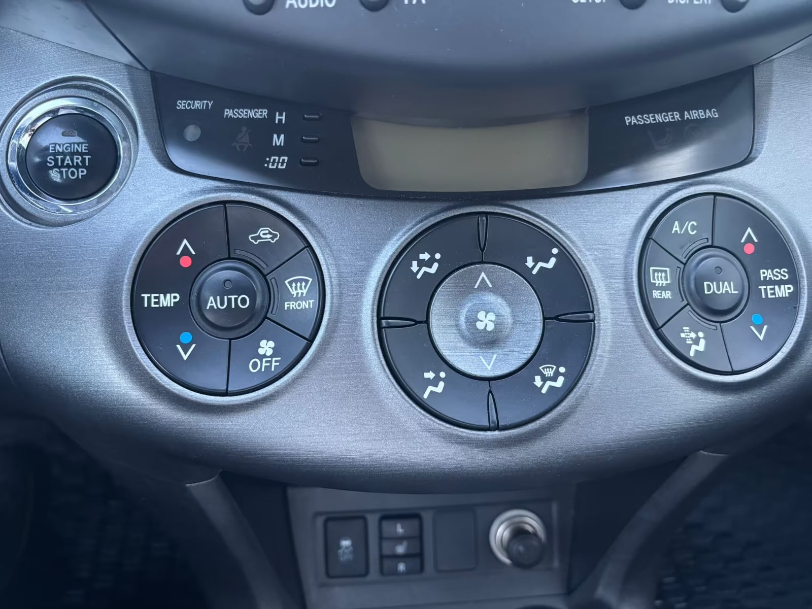 Toyota RAV4 Exécutive 4×4 – Diesel Automatique