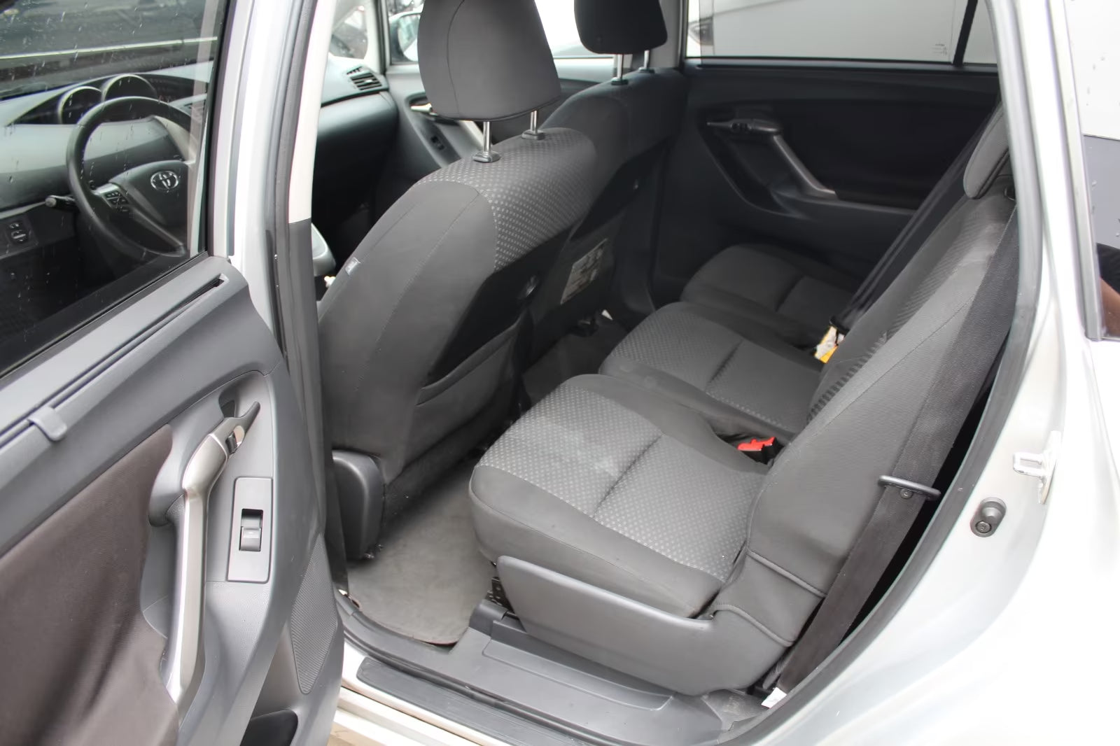 Toyota Verso Executive 2.2 D-4D Automatique – 7 Places)