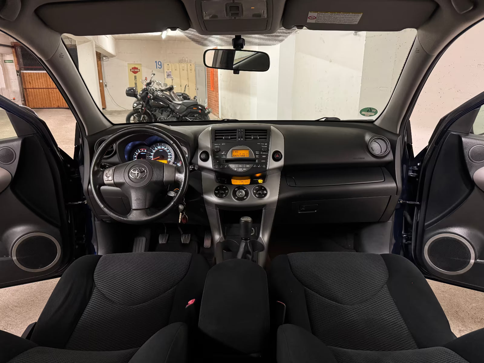 Toyota RAV4 Sol 4×4 – Essence Manuelle