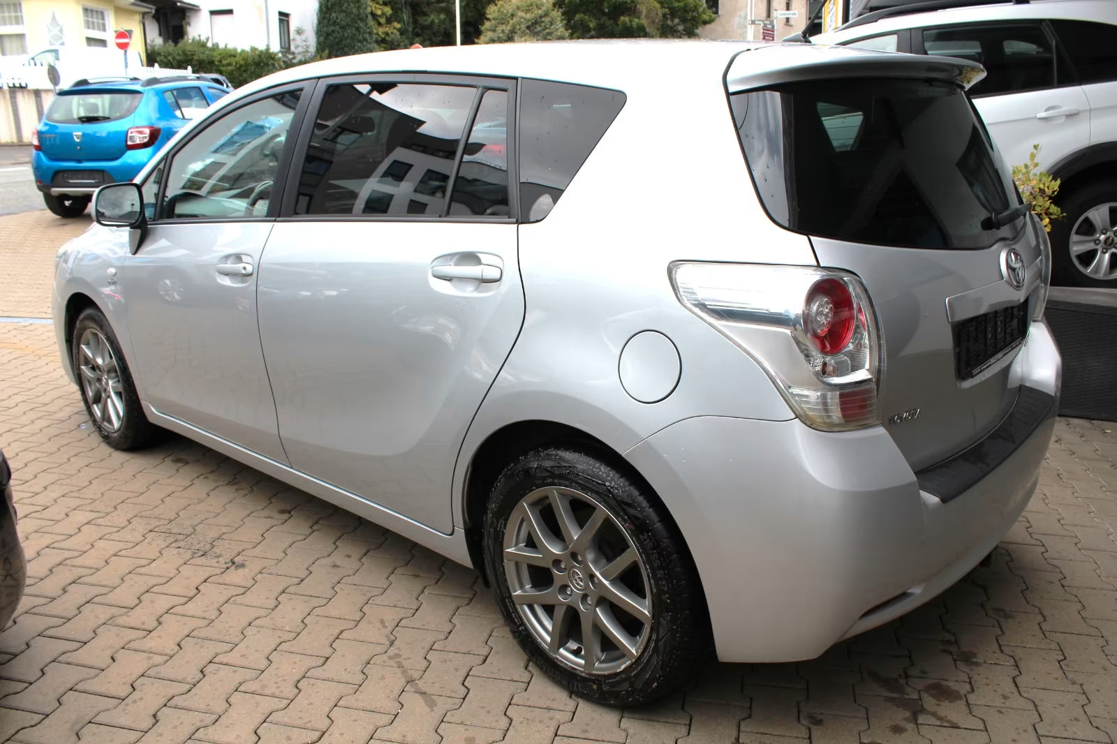 Toyota Verso Executive 2.2 D-4D Automatique – 7 Places)