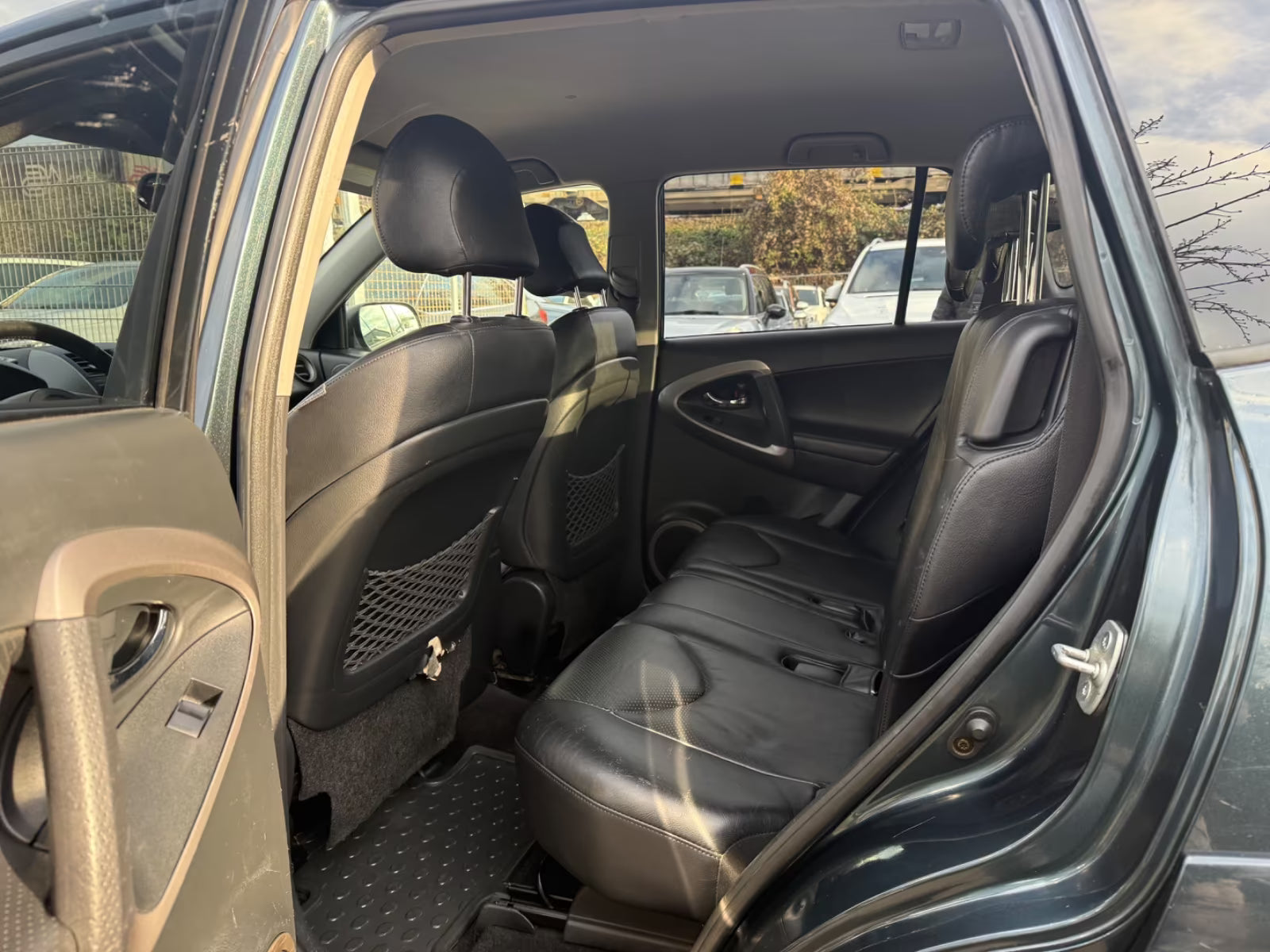 Toyota RAV4 Exécutive 4×4 – Diesel Manuelle