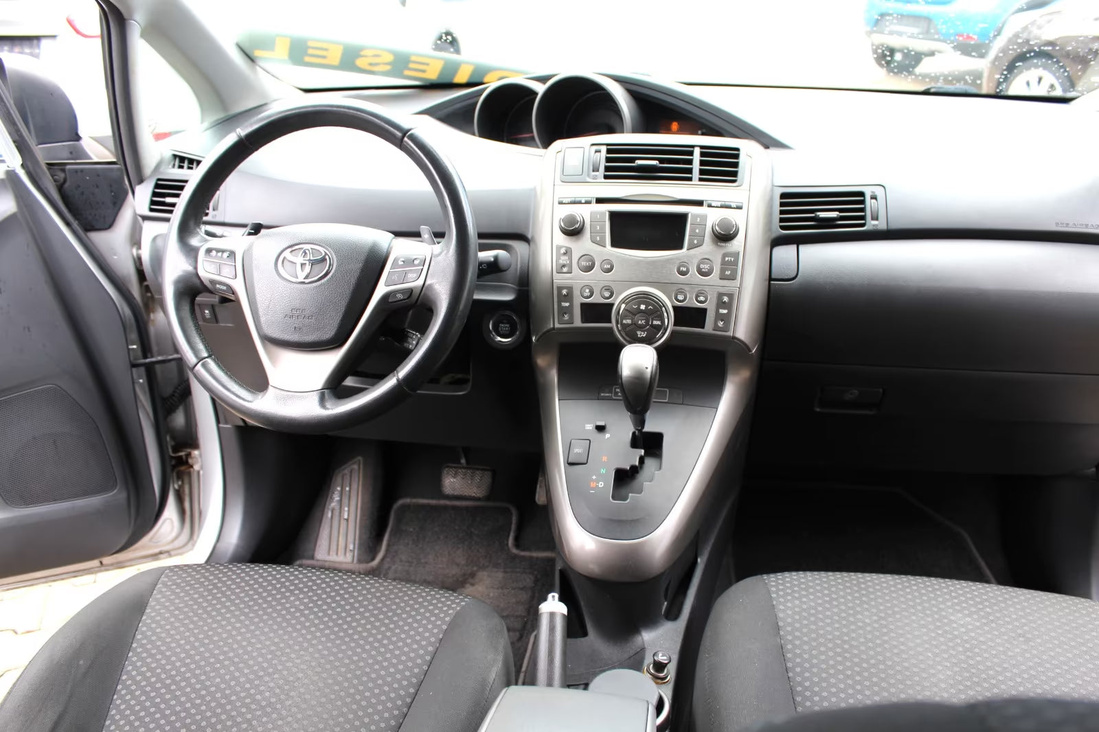 Toyota Verso Executive 2.2 D-4D Automatique – 7 Places)