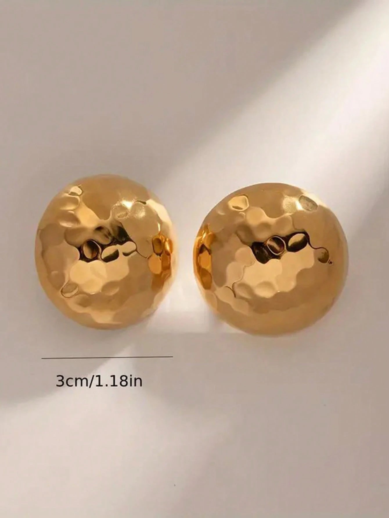 Boucles d'oreilles demi-sphère martelées 04
