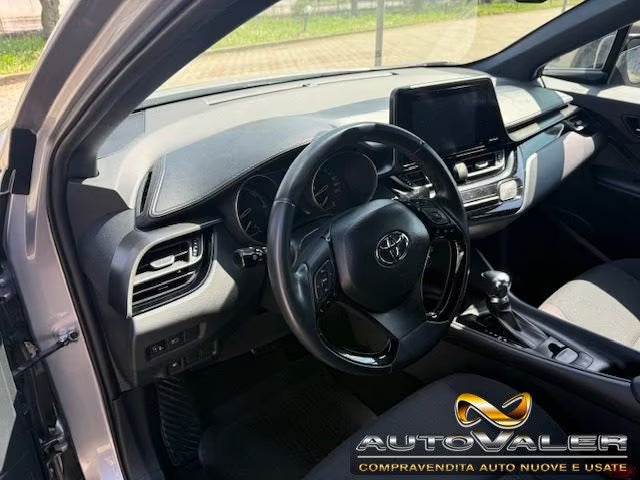 Toyota C-HR 1.8 Hybrid e-CVT (2018)