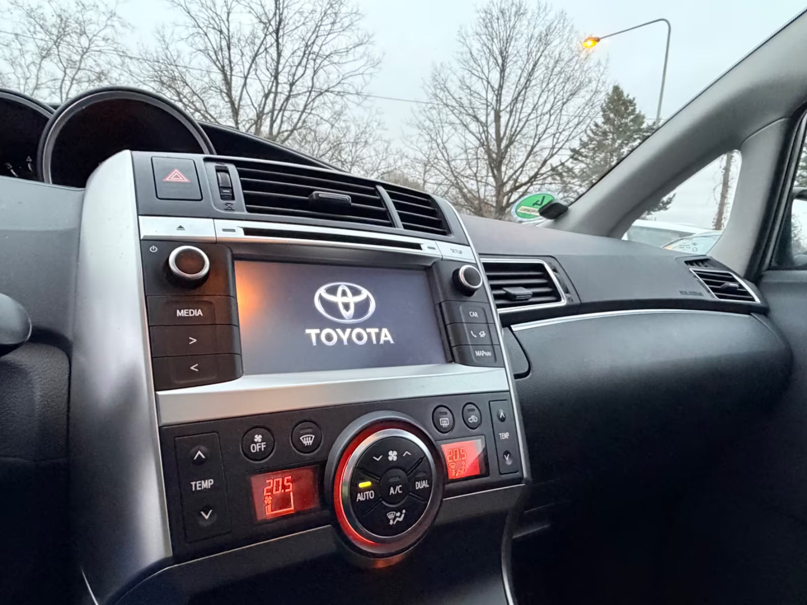 Toyota Verso 1.6 D-4D Skyview Edition (2015)