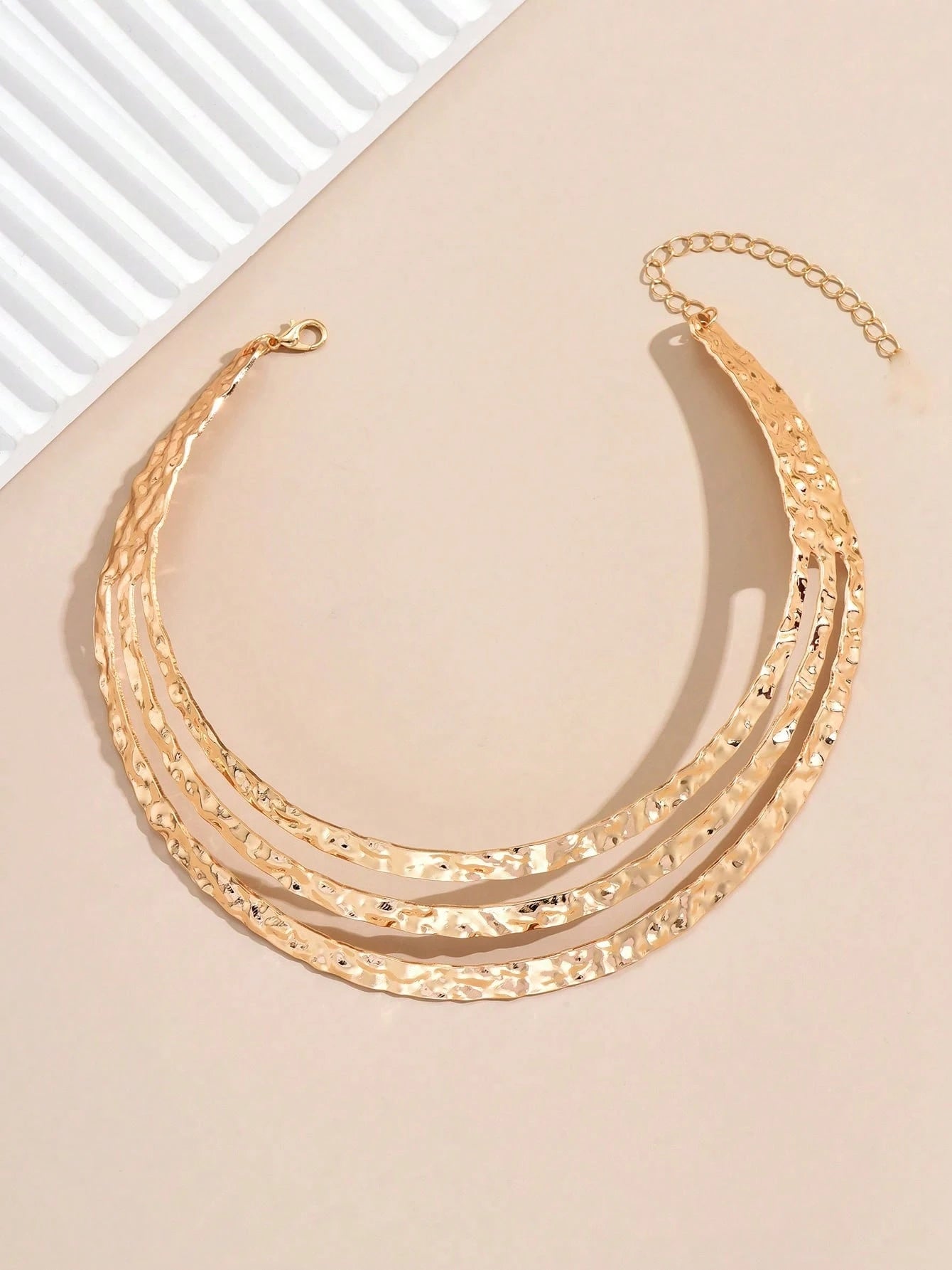 Collier minimaliste texturé 19