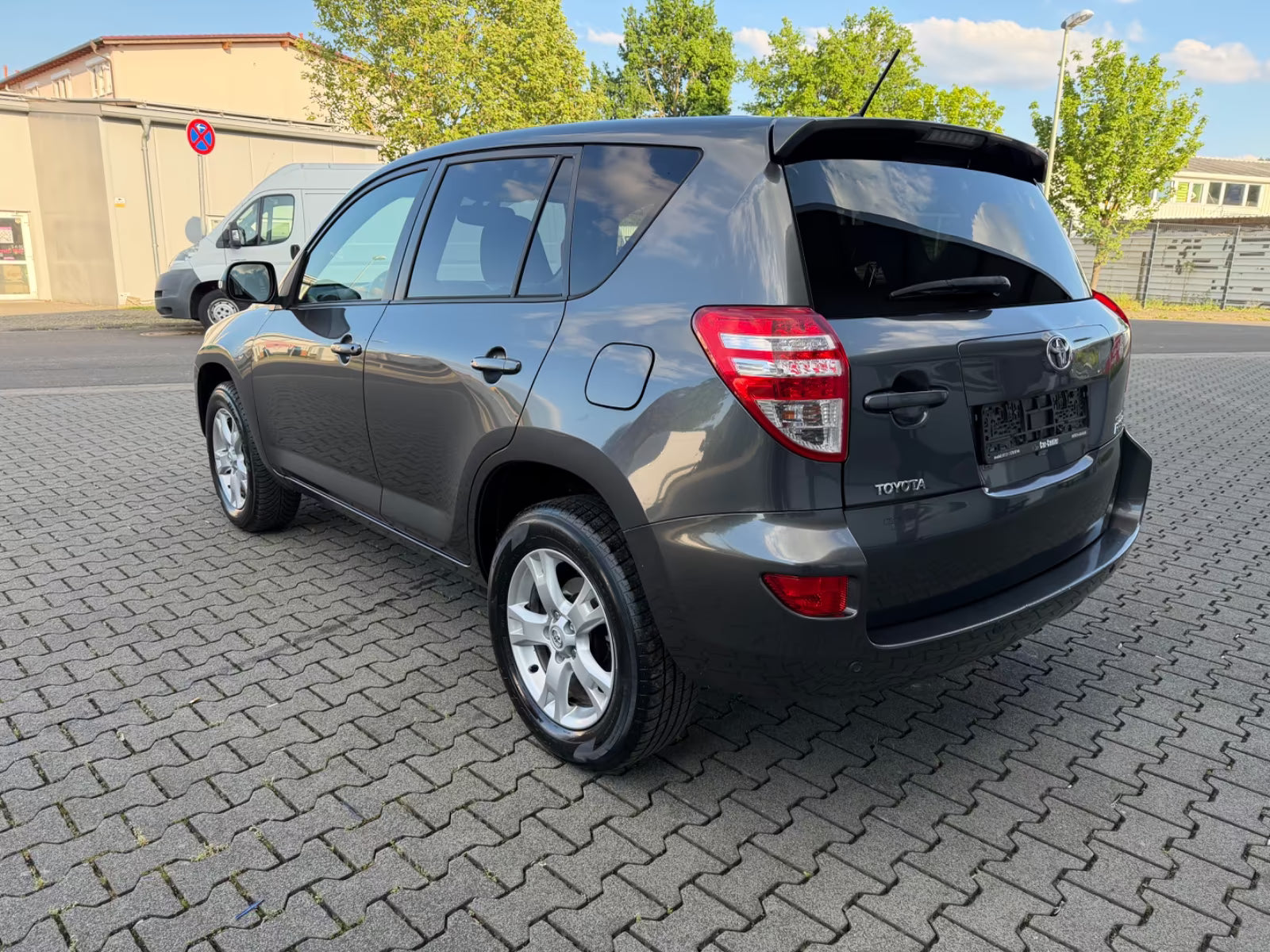 Toyota RAV4 Exécutive 4×4 – Diesel Manuelle