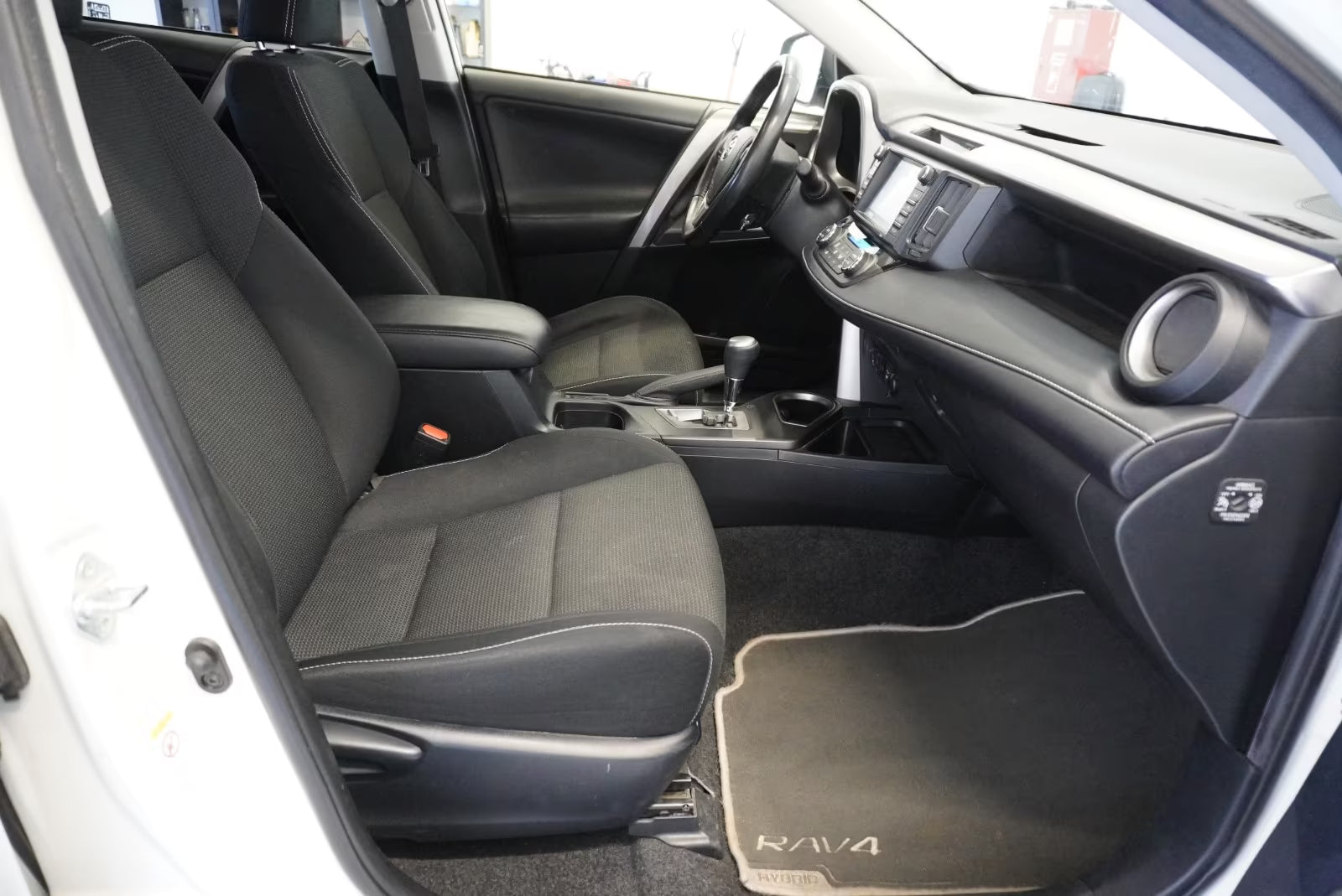 Toyota RAV4 Comfort Hybrid – Automatique (2018)