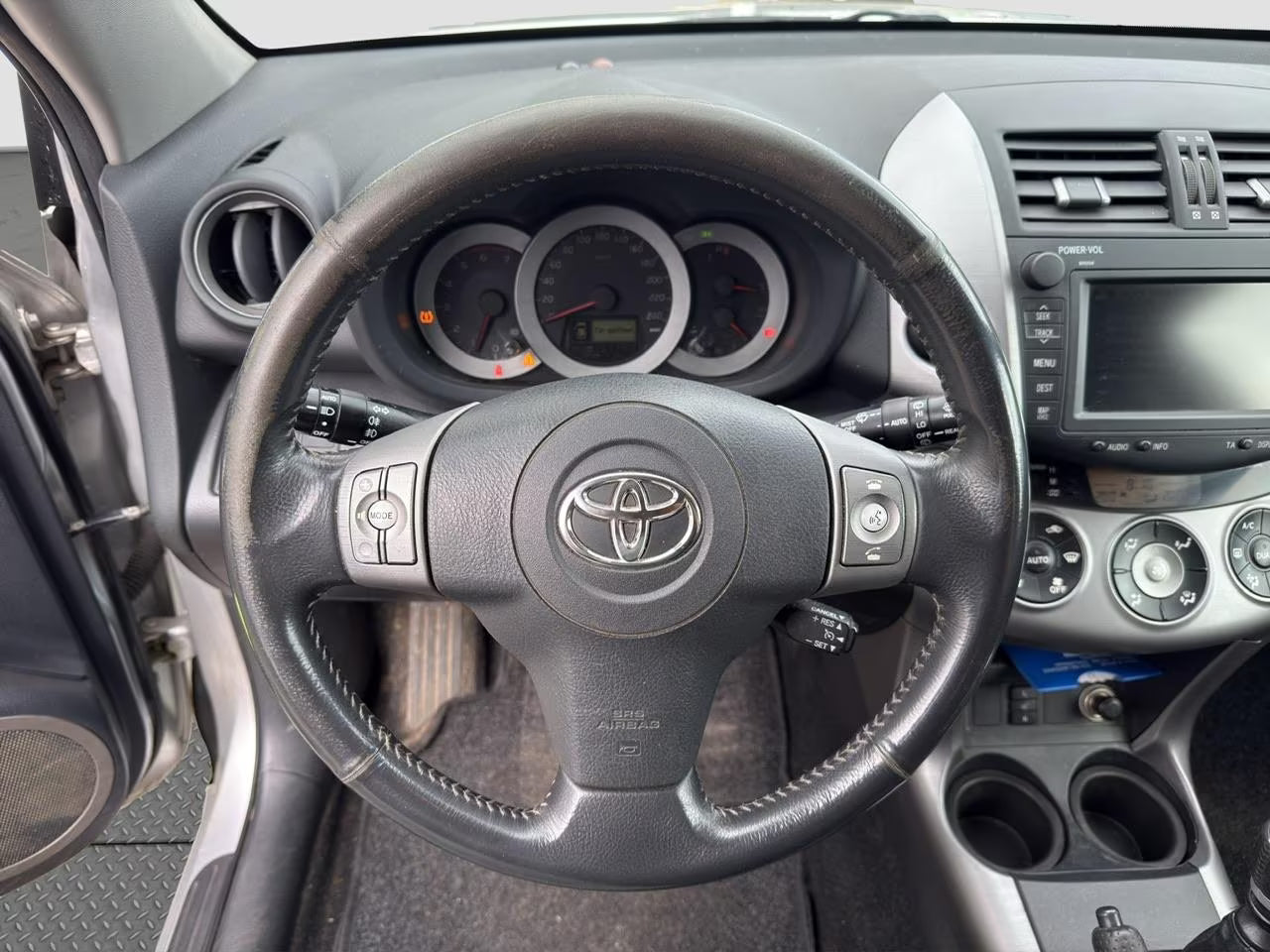 Toyota RAV4 Executive 4×4 – Diesel Manuelle