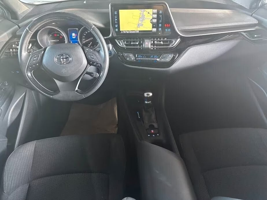 Toyota C-HR 1.8 Hybrid Business e-CVT (2019)