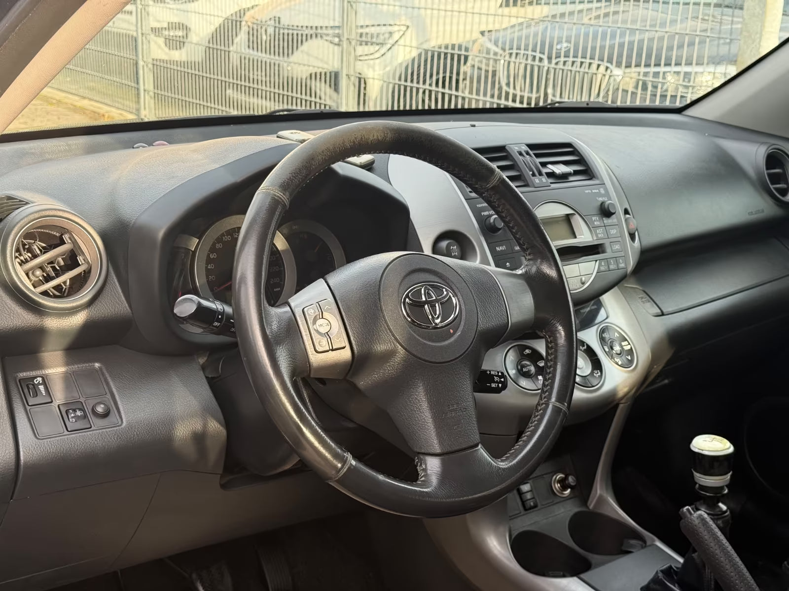 Toyota RAV4 Exécutive 4×4 – Diesel Manuelle
