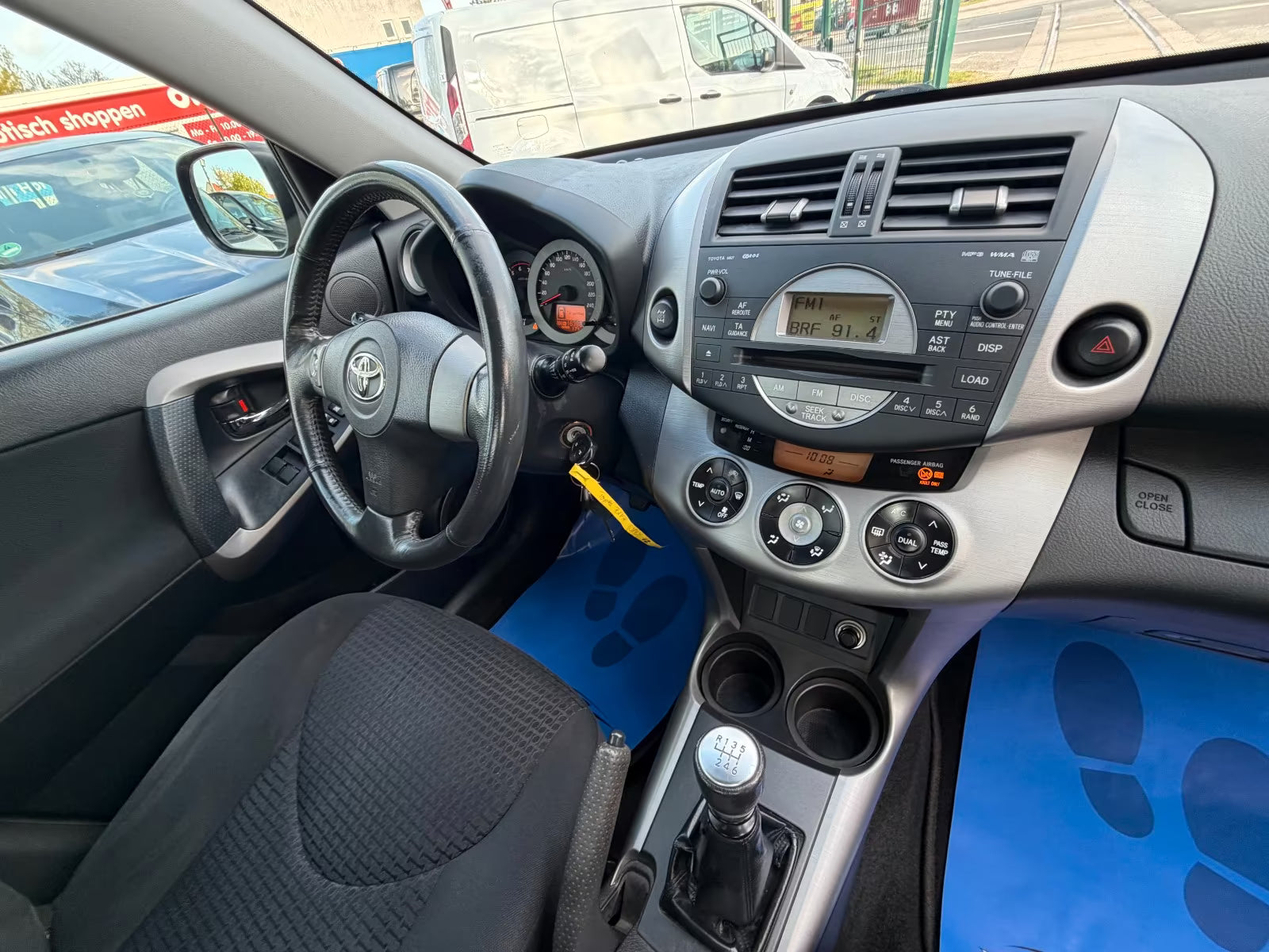 Toyota RAV4 Sol 4×4 – Diesel Manuelle