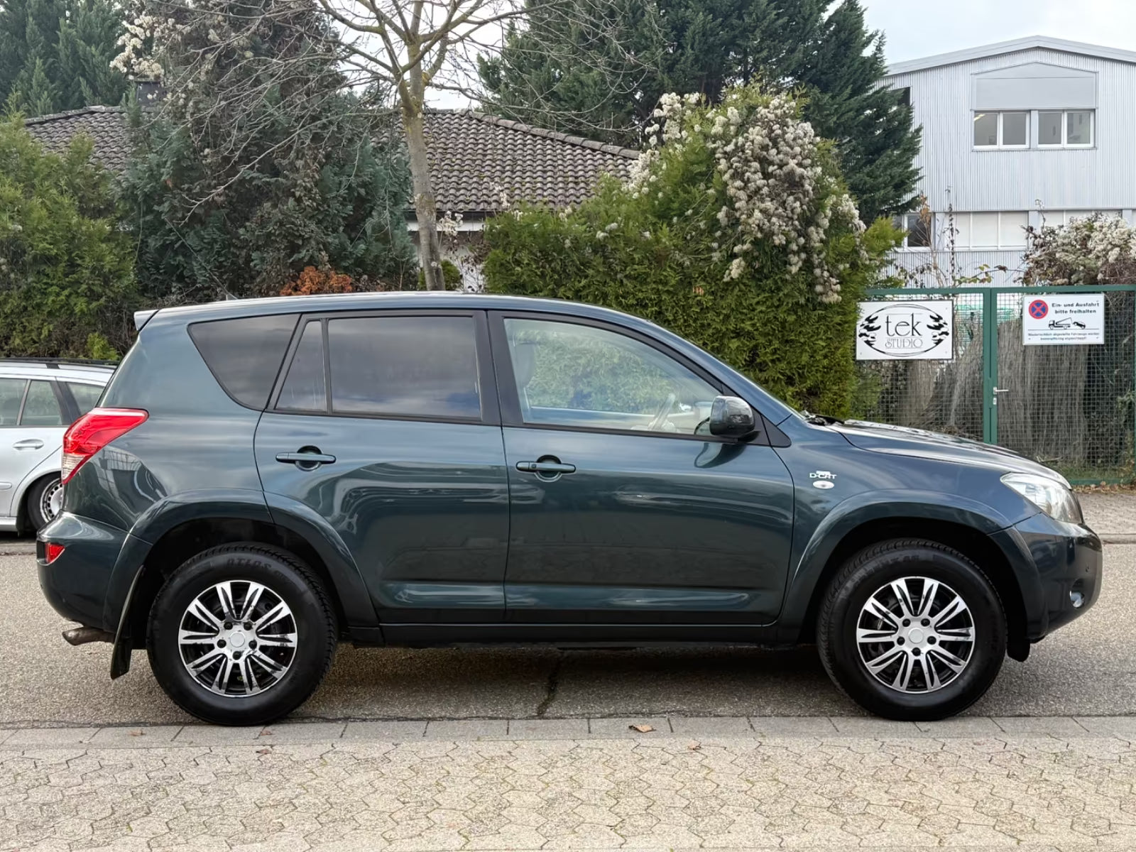Toyota RAV4 Exécutive 4×4 – Diesel Manuelle