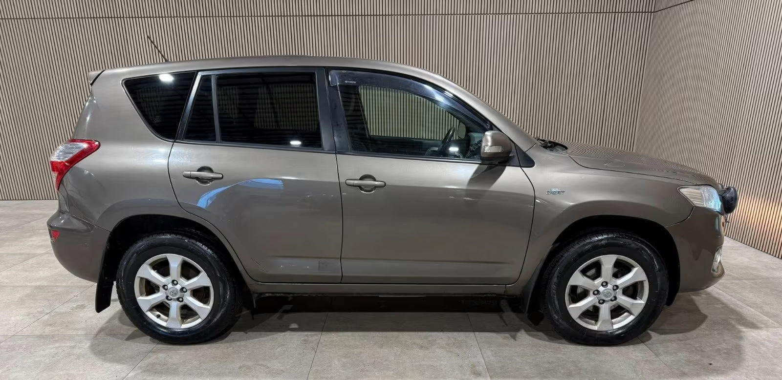Toyota RAV4 Life 4×4 – Diesel Manuelle