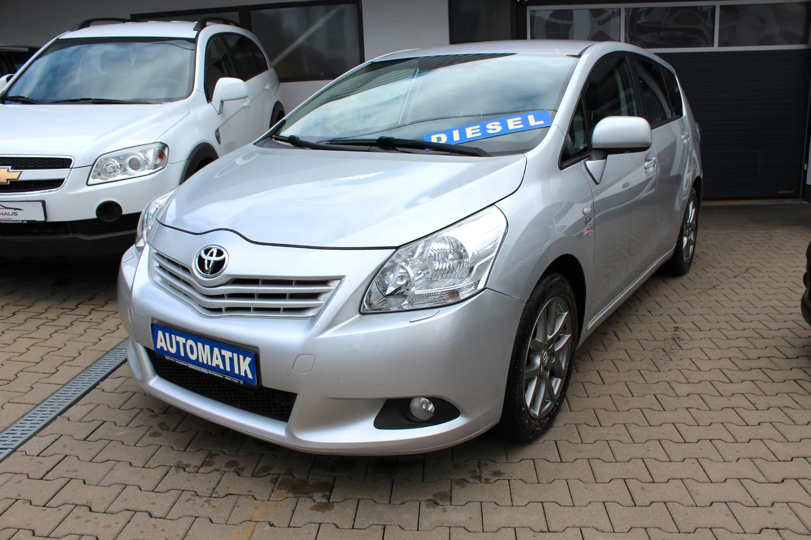 Toyota Verso Executive 2.2 D-4D Automatique – 7 Places)