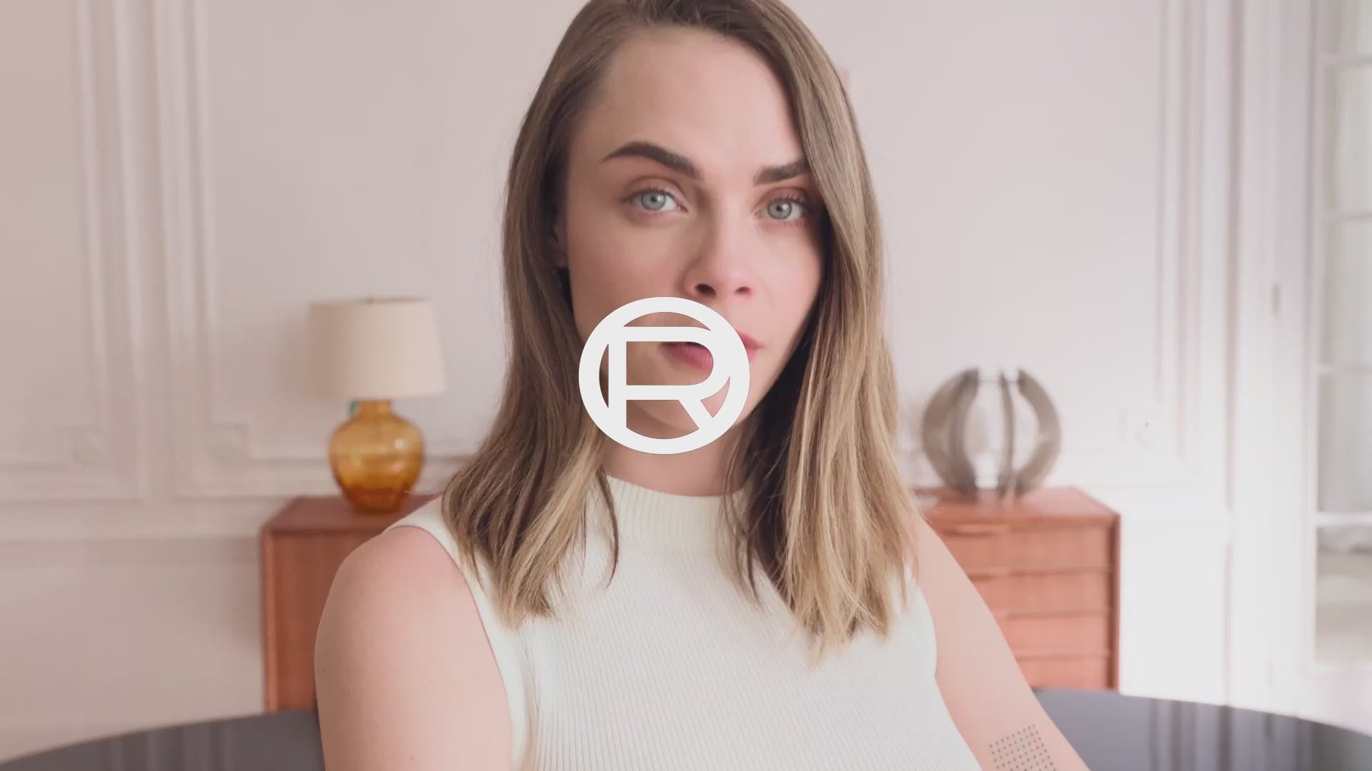 Charger la vidéo : Sérum Yeux Anti-Rides Revitalift Filler H